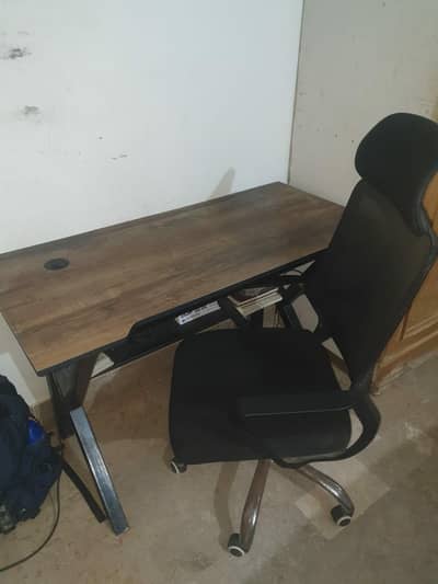 computer table and revolving chair for slale