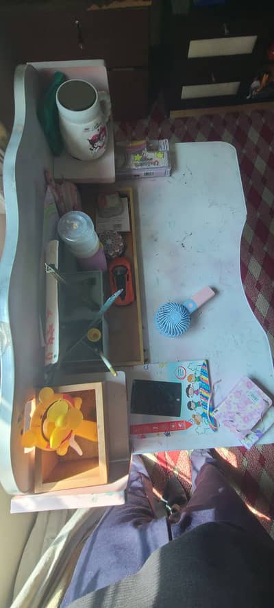 Best for baby girls home work and for painting use