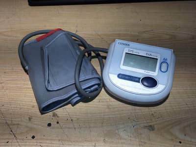 Citizen CH-453 Digital Blood Pressure Monitor.