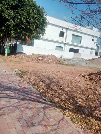 End Corner Plot With 16 Marla Extra Land Paid Side Open Forever.