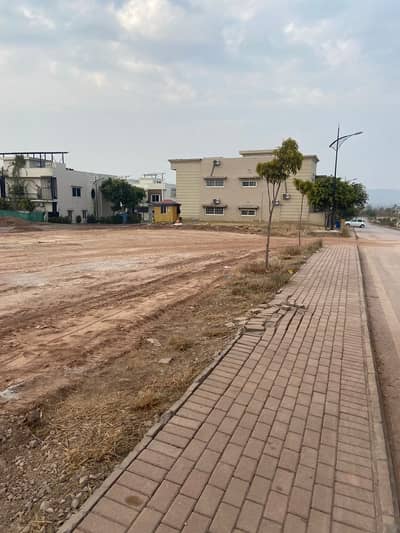 Bahria Enclave Islamabad Plot Are Located In Sector C3 In 19E Street. That Are Fully Developed And That Plot Are Proper Highted