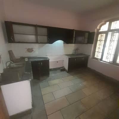 10 marla upper portion with car grauge