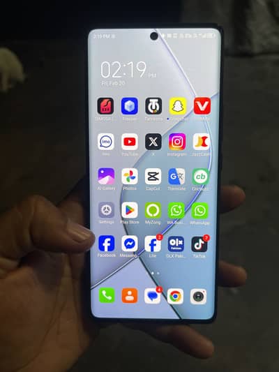 Spark 20pro plus 8gb 256gb wth box charg all ok all orignl urjent sale
