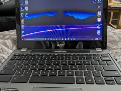 C740 Chromebook, 4/128 Variant with original charger & 9/10 Condition
