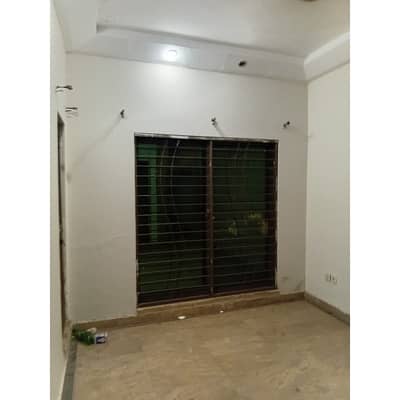 Beautiful House Best Location Gas Available