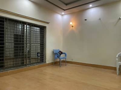 3 Bedroom Portion Tv Lounge Kitchen And 3 Washroom