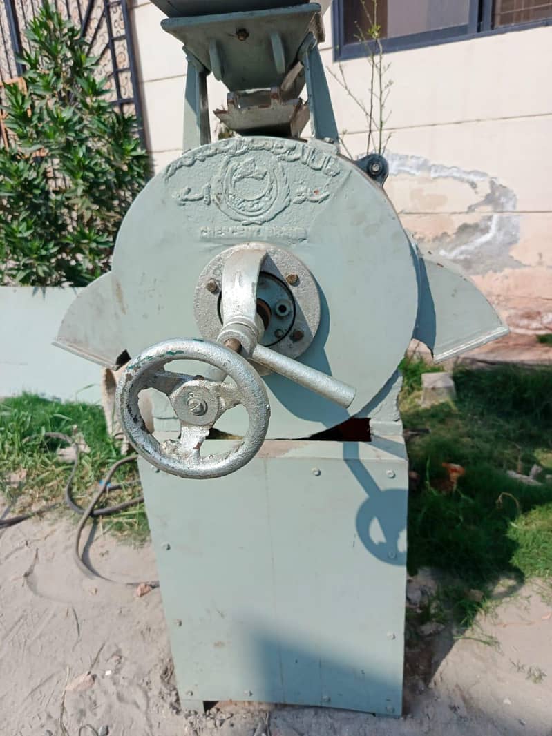 Atta chakki machine 4