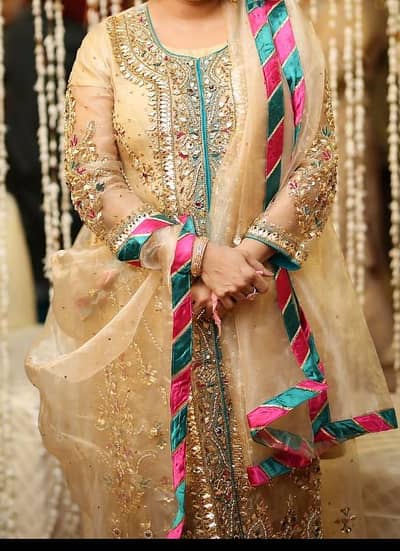 Wedding dress goty ka kam ha