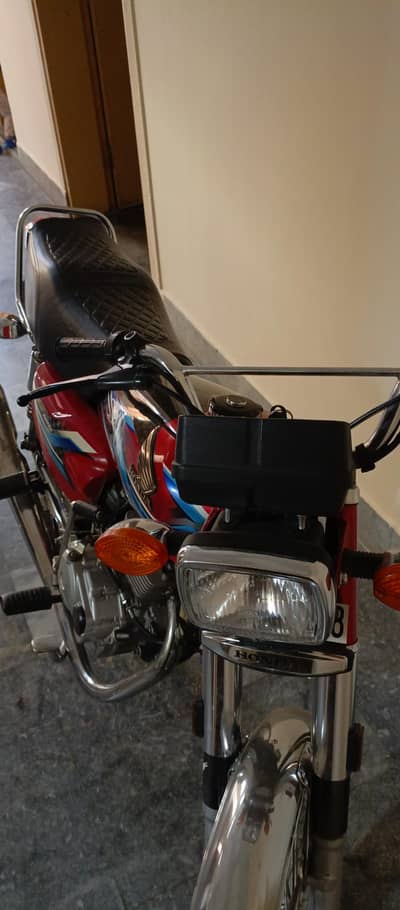 bike for sale in good condition jis ko b chiya number pay rabta kary