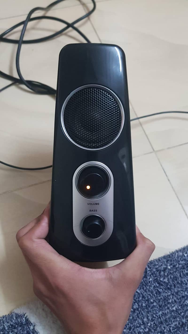 Logitech Subwoofer 1