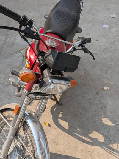 Honda 125, 2025, 7000 km chala bs h05 model 7000km Chala ha abhi 215