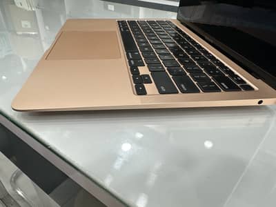 MacBook Air M1 08/256 New Condition