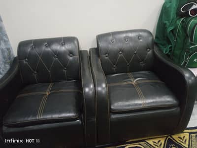 black leather sofa set with 3 side tables for sale in good condition