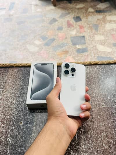 iphone 15 Pro with Box 128GB JV 95 Health Waterpack