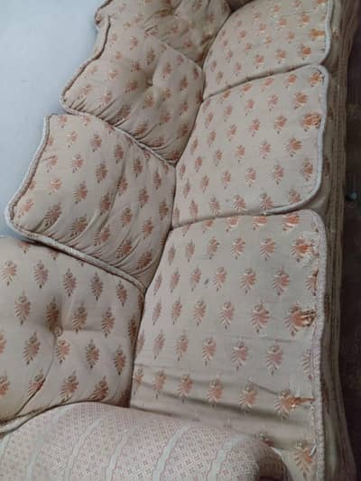 7 seater sofa set in Good Condition  Urgent Sale