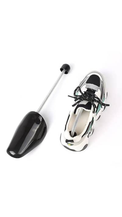 Spring-Type Shoe Shapers / Shoe Trees