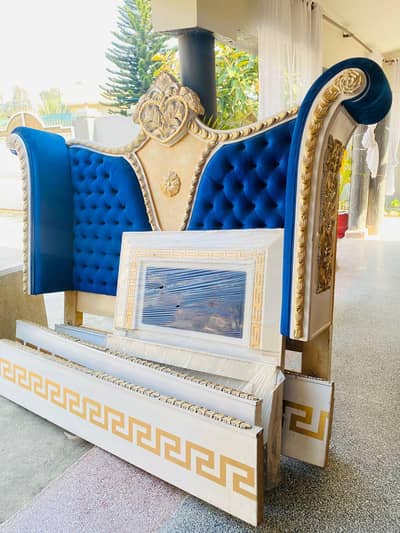 Good condition, bed for sale, King size bed