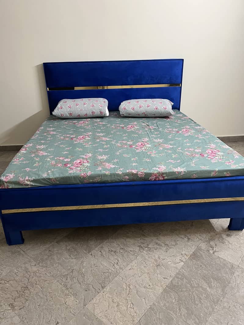 Blue bed 0