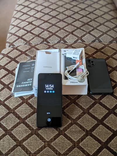 Samsung Galaxy a32 6/128 with box and charger