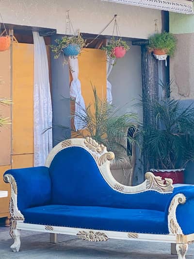 couch, ready to use, royal blue