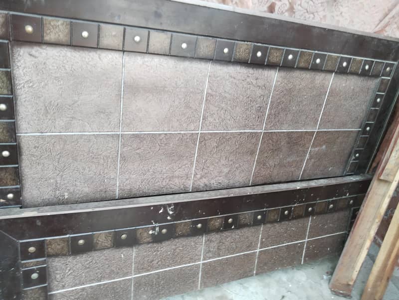 good condition bed 1