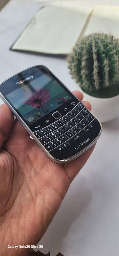 Blackberry Bold 4 in like new condition (Pta Clear life time)