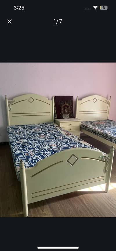 2 Wooden beds and 2 mattresses