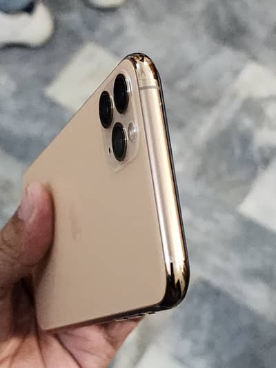 iPhone 11 pro max water pack no exchange