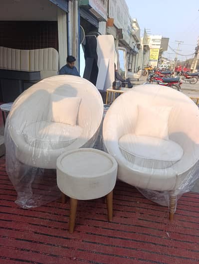 this item use for in bedroom chairs or coffee chairs