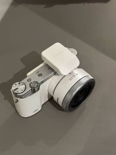Samsung NX3000 Mirrorless Camera with Lens