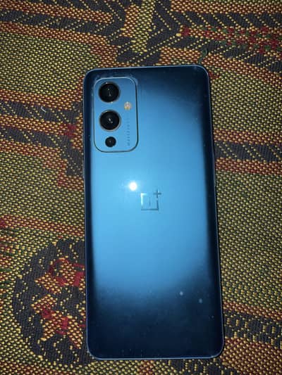 One plus 9 corner green line | 8/128 gb | Snapdragon 888 |