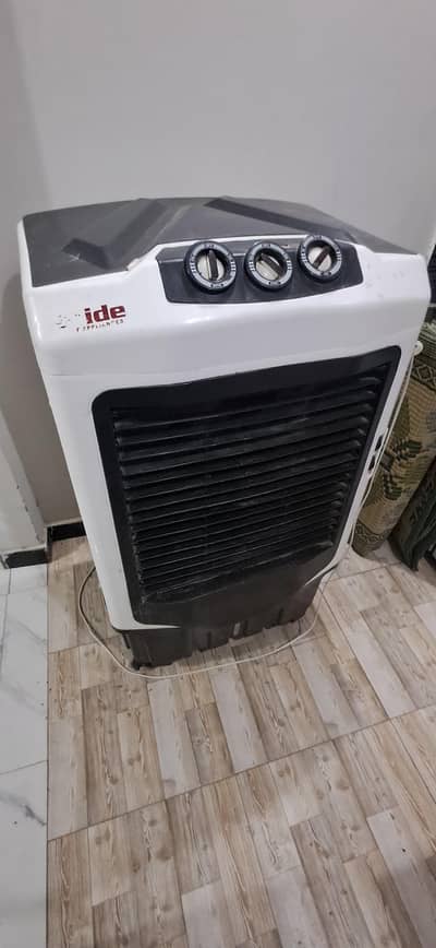 Air cooler good condition forsale very low price