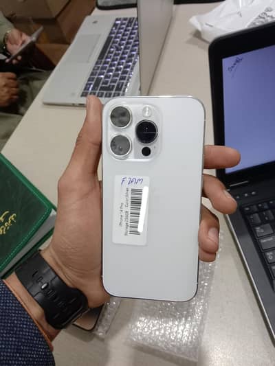 Iphone 14 pro 256GB PTA Approved Silver 10/10 Scratchless Battery 90+