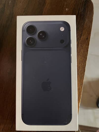 iPhone 17 Pro Max Box pack