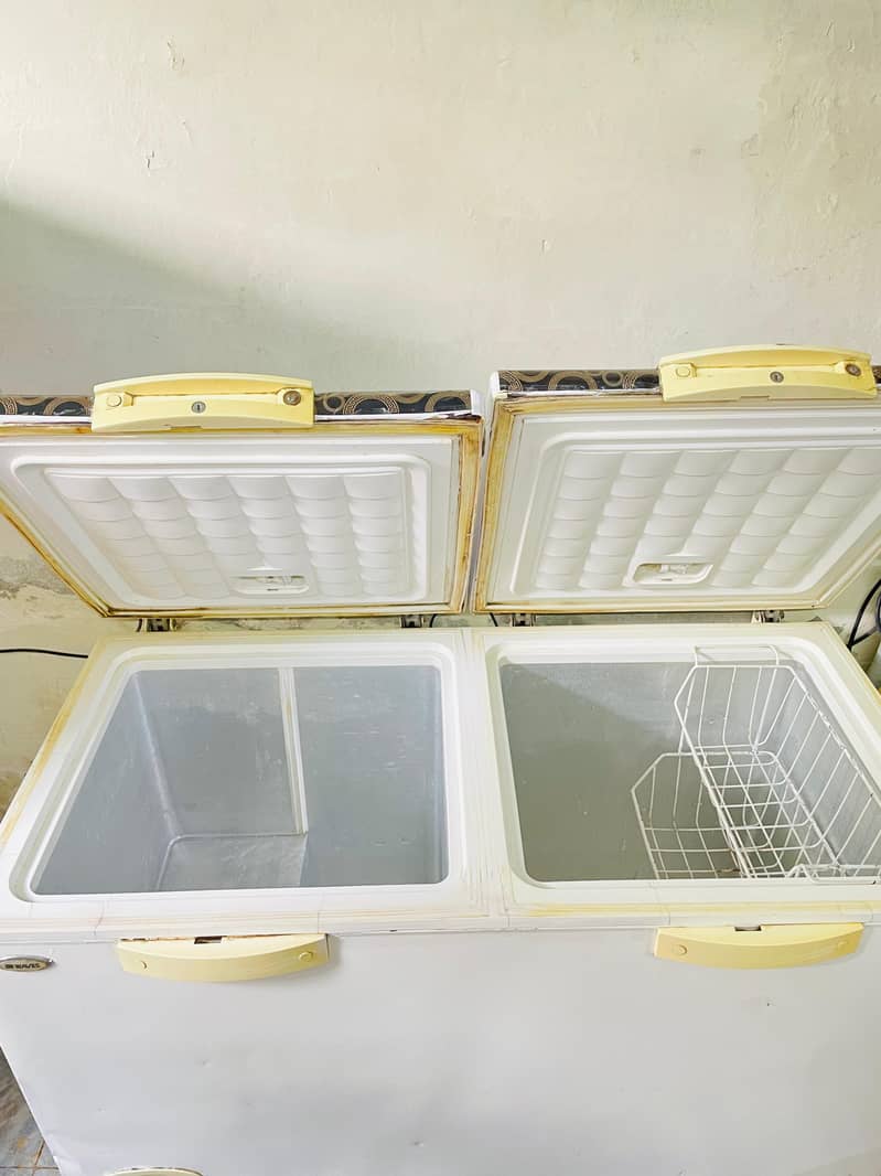 Waves deep freezer 0