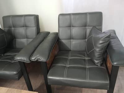 office sofa 5 seater  for sale with table in good condition