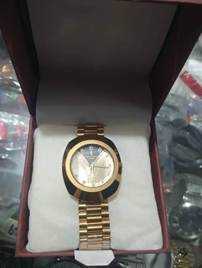 GOLDEN FASHION WATCH