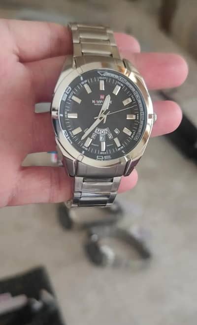Naviforce NF 9038 Day And Date Edition