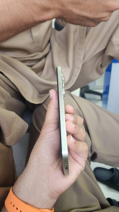 6/128 front finger print only one weak use