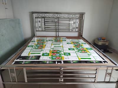 iron bed (without mattress)