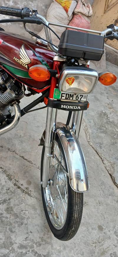 125 bike urgent sale condition 10by10 mashallah nayab