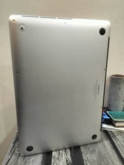 MacBook pro (Retina, 15-inch, Mid 2015) Procerssor. 2.2 GHz Quad-Core