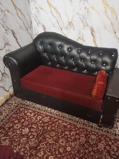 1 six seter sofa __ 1 two seater black very nice quality __ full set