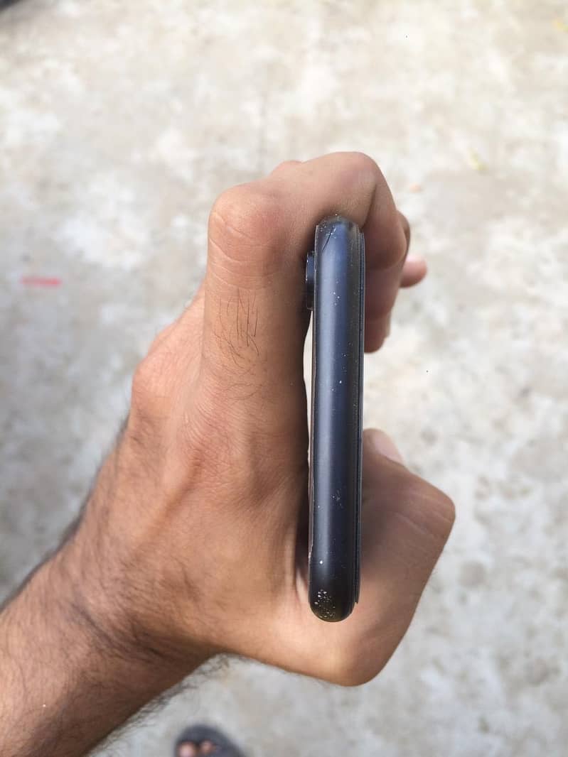 iPhone XR 1