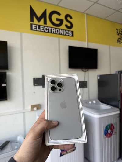 IPHONE 15 PRO MAX WITH BOX