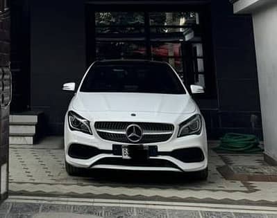 Mercedes Benz CLA200