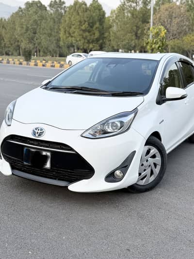 Toyota aqua 2018 white