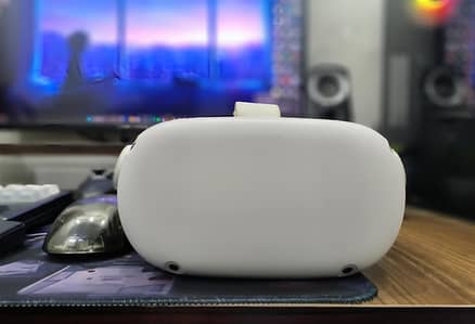 Meta Quest 2 Oculus VR Headset in mint Condition