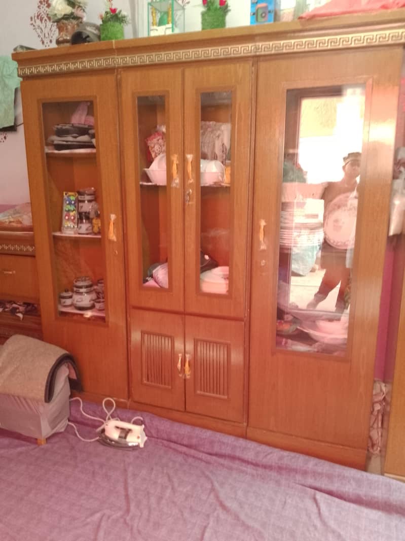 Almera devaider bed side table double bed 3