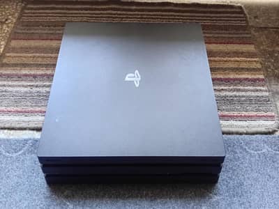 PS 4 Pro (1 TB)